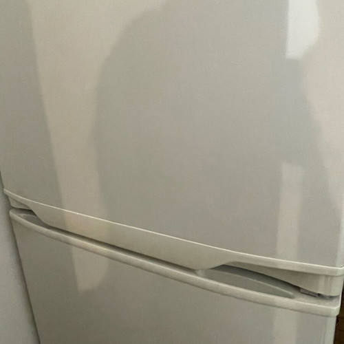 Kelvinator refrigerator model KNT13RTEW like new, white, air flow purifier