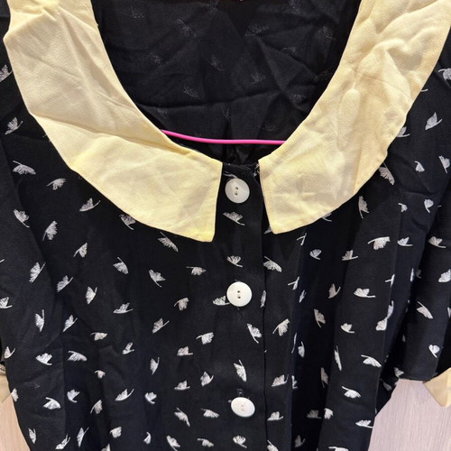 Vintage dress used with white collar and sleeves, size 10