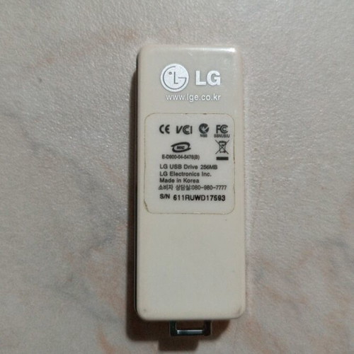 LG USB X TICK 256 MB like new, ultra rare