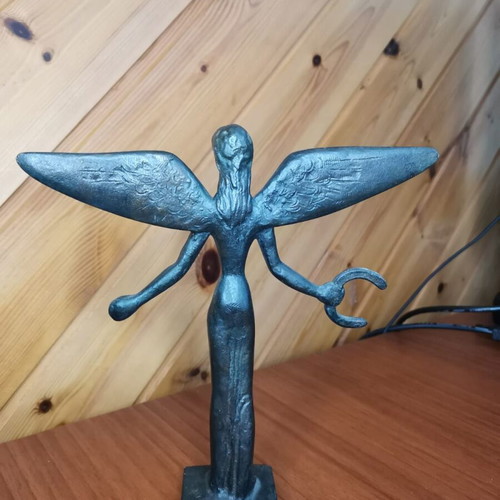 Nike Winged Goddess of Victory Bronze Sculpture like new