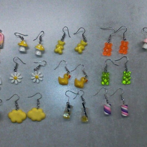 Set of 13 earrings like new, multicolored