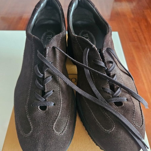 Tod’s casual brown suede shoes like new