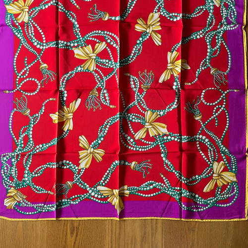 Silk scarf LORIS AZZARO PARIS new with beautiful colors
