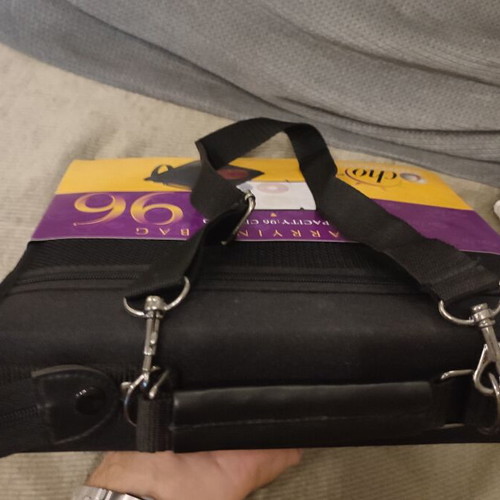 CD and DVD carrying bag new, capacity 96 discs