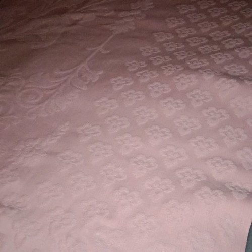 Throw used pink with 3D patterns for single bed