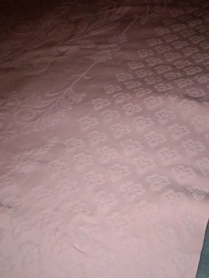 Throw used pink with 3D patterns for single bed