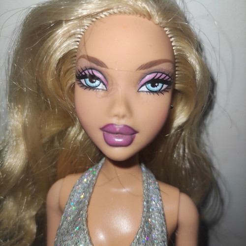 My Scene Super Bling Kennedy doll 2005 used, right arm loose