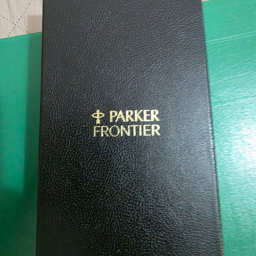 Parker Frontier fountain pen with ink gift set