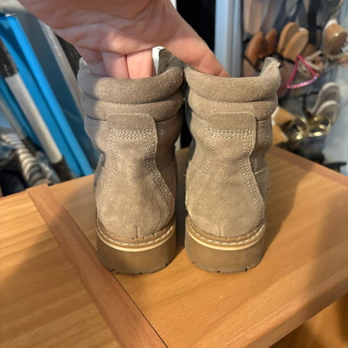Tamaris boots size 38 like new, beige