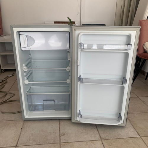 Small refrigerator like new