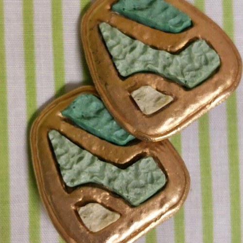 Vintage Faux Bijoux Clip Earrings like new, gold and green