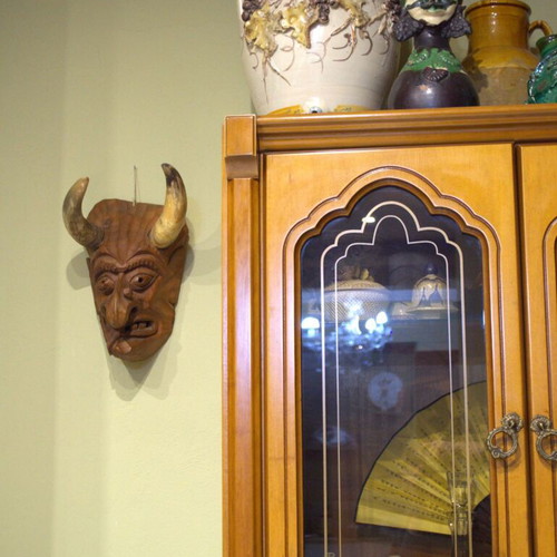 Παραδοσιακή ξύλινη μάσκα Krampus μεταχειρισμένη με κέρατα