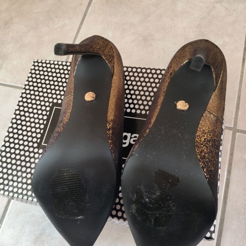 Fullah Sugah heel 12 cm like new, black and gold