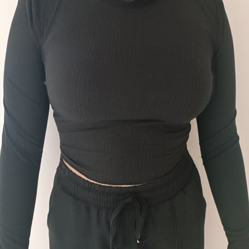 Black ribbed cropped top with long sleeve like new
