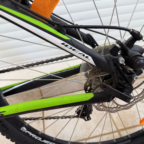 Ideal Freeder 27.5 like new men's mountain bike with Shimano disc brakes