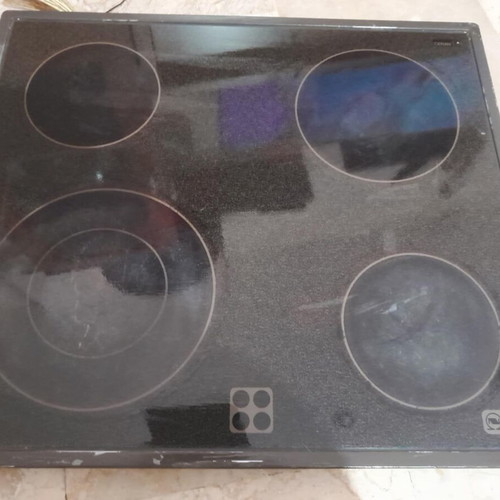 Neff ceramic cooktop used, four zones with double zone
