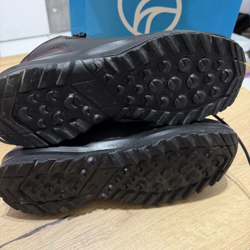 Robusta Work Shoes new, size 44, black