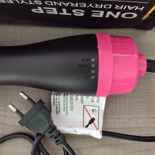 Hairbrush and hairdryer combo new