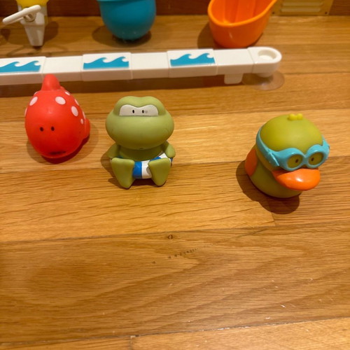 Elc bath toy rod used with suction cup