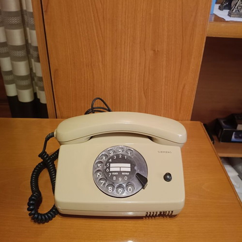 Siemens collectible telephone with rotary dial used, vintage