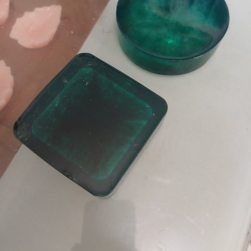 Ashtrays with liquid resin glass new