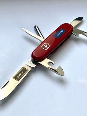 GANT Victorinox multitool used limited edition