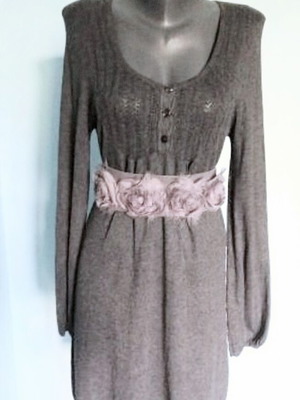 Seasonal tunic dress with long puff sleeves used, gray color