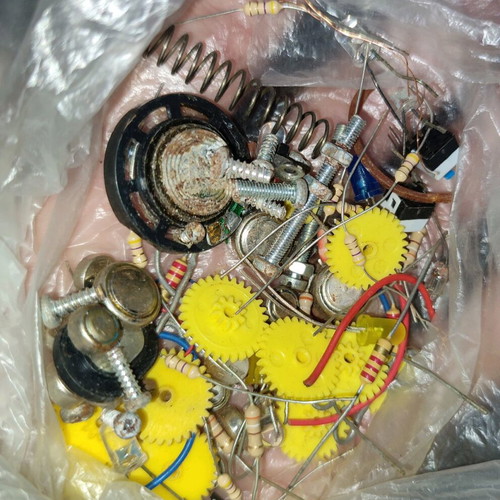 AND Circuit with NAND Gates Like New, Includes Car and Extra Parts