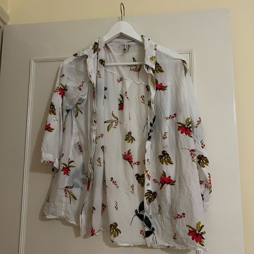 Stradivarius floral shirt like new, multicolor, size XL