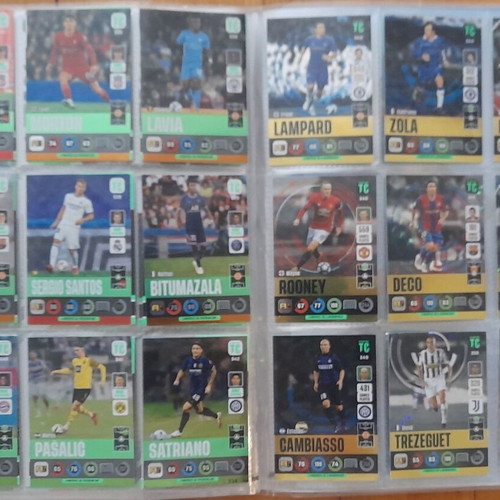 Top Class 2021-2022 Adrenalyn XL album like new with 344/351 cards
