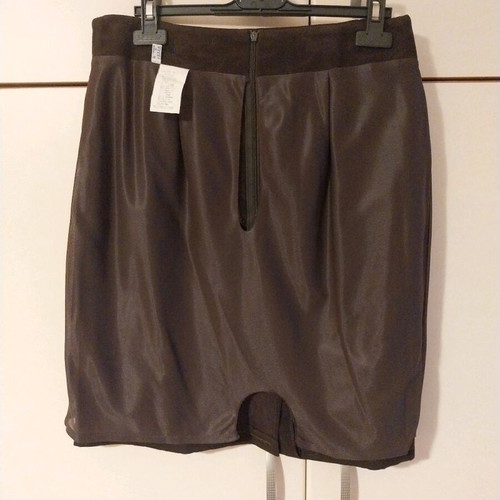 Brown skirt size M like new with embossed leaf pattern
