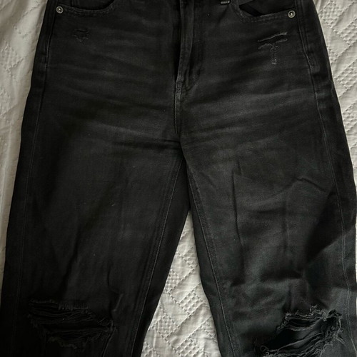 American Eagle black ripped jeans used, size S