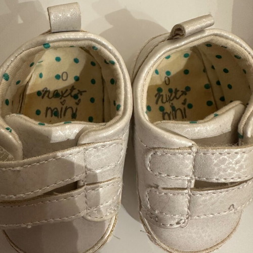 Baby shoes like new, three unworn pairs and two slippers