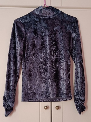 Hype velvet long-sleeve blouse like new, size S, black and grey