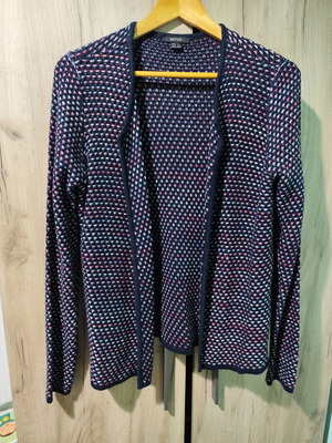 Knitted cardigan size Medium new with unique knitting