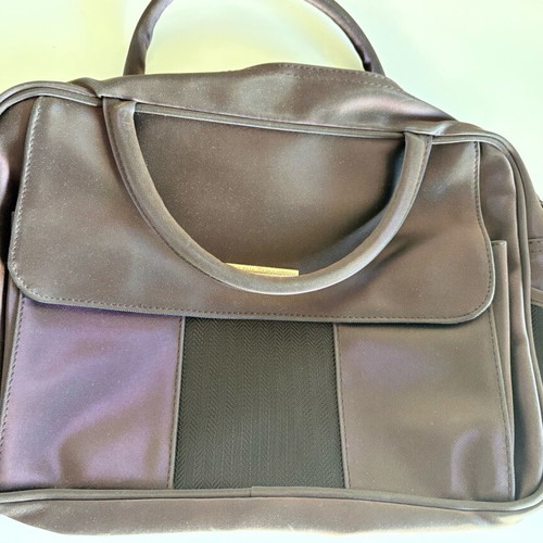 Helena Rubinstein makeup bag like new, eggplant color