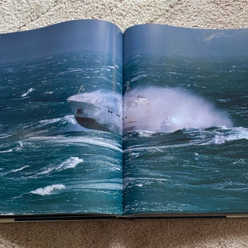 Mare collectible book like new, about the sea in Czech