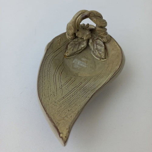Handmade ceramic leaf-shaped decoration like new, vintage