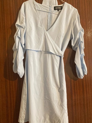 Women's shirt like new with sleeve design turquoise