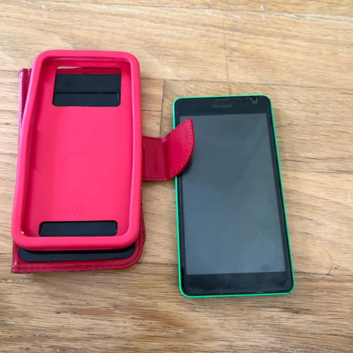 Microsoft Lumia phone like new for parts with free case