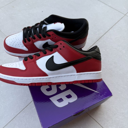 Nike SB Dunk Low Chicago sneakers brand new, size 45, red