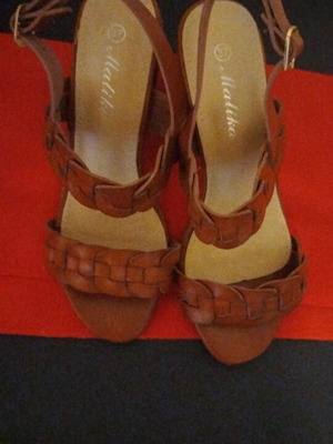 Brown sandals like new, size 37