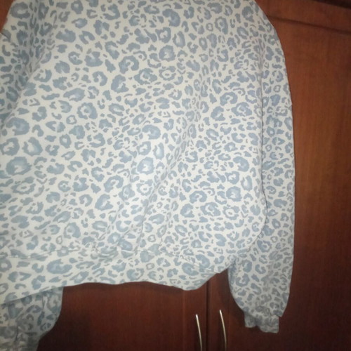 Zara blouse like new, size M, white and blue