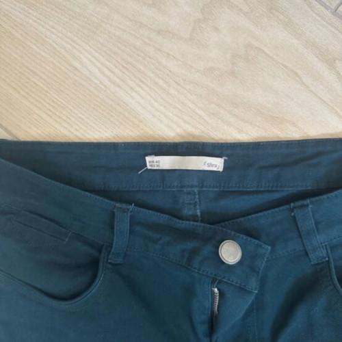 Sfera fitted pants size 40 like new, dark green