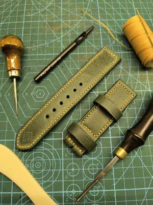 Handmade leather watch strap, Diver style, custom colors