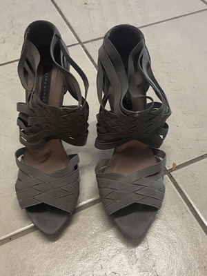 Zara gray sandals size 39 like new