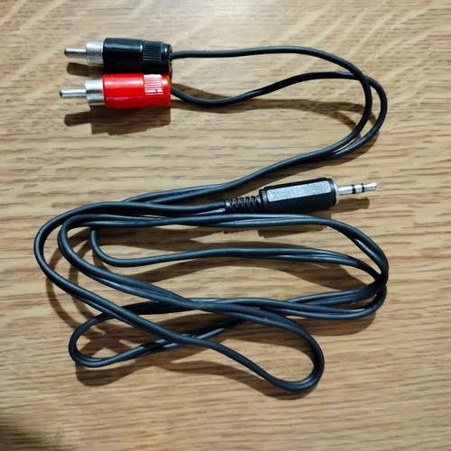 Cable 1 x 3.5'' male - 2 x RCA male used, audio cable