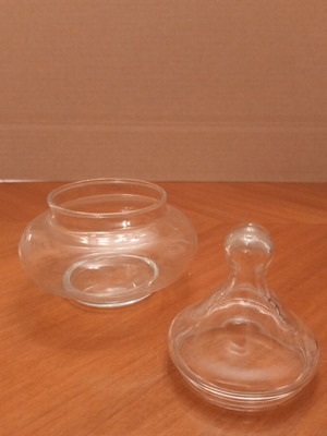 Vintage glass apothecary jar with lid (12cm)