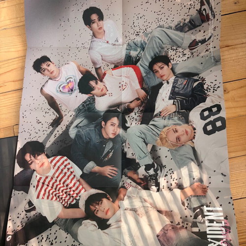 Stray Kids Maxident Kpop album with extras