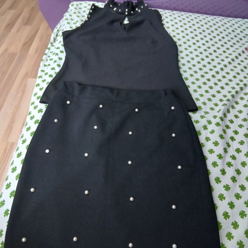 Black women's top and skirt like new, sizes M and L